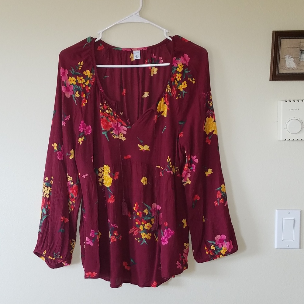 NWOT - Floral blouse/top